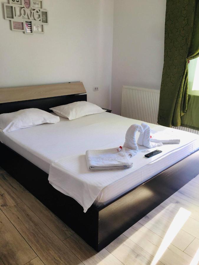 Casa Famous Apartment Iasi Ngoại thất bức ảnh