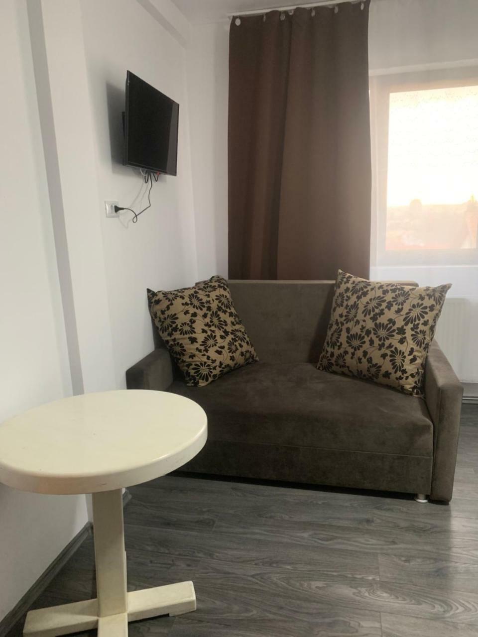 Casa Famous Apartment Iasi Ngoại thất bức ảnh